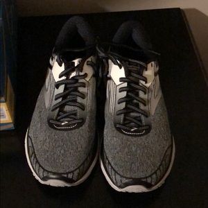 Brooks Adrenaline GTS 18